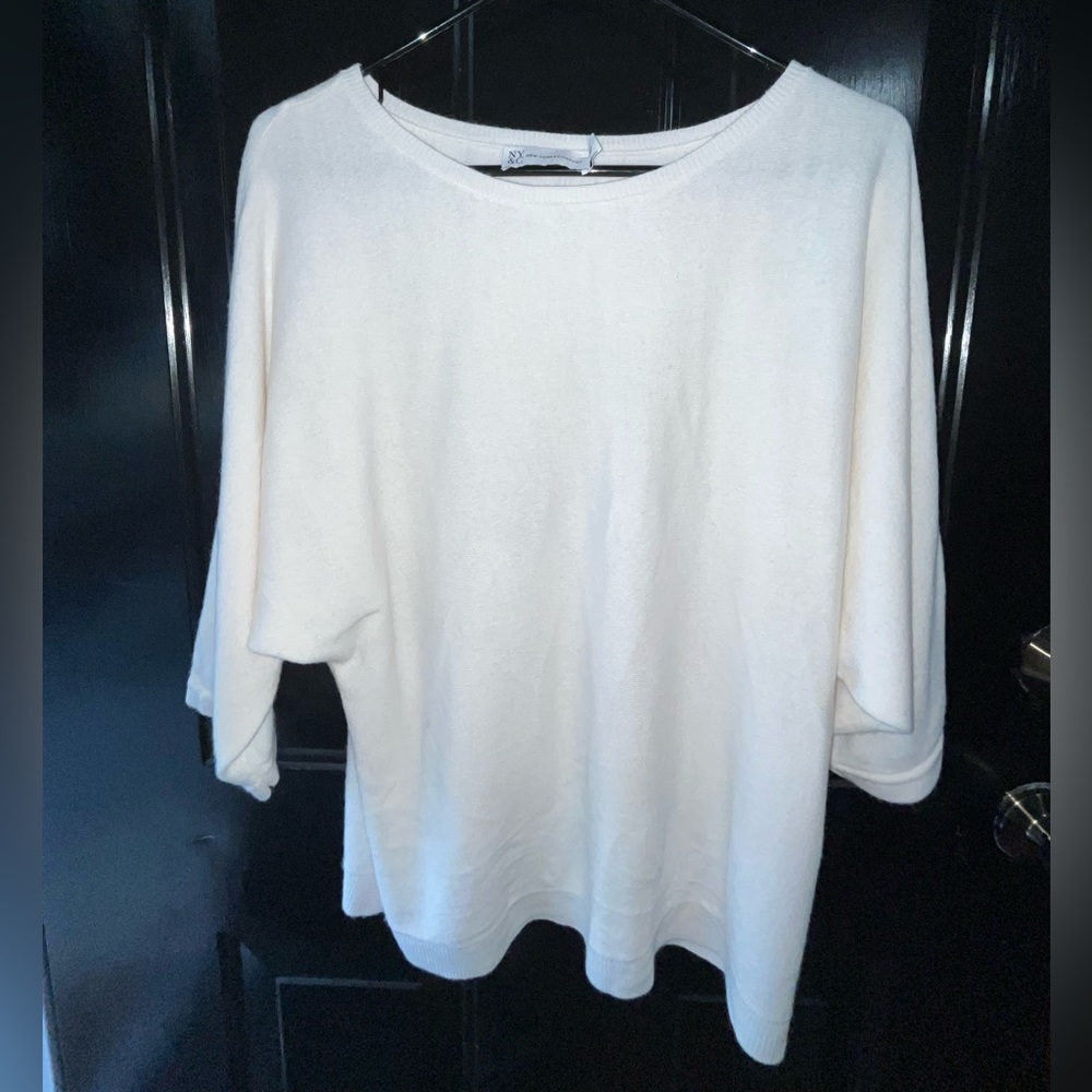 VGUC New York & Company Batwing Sweater - Size: L - Color: Cream